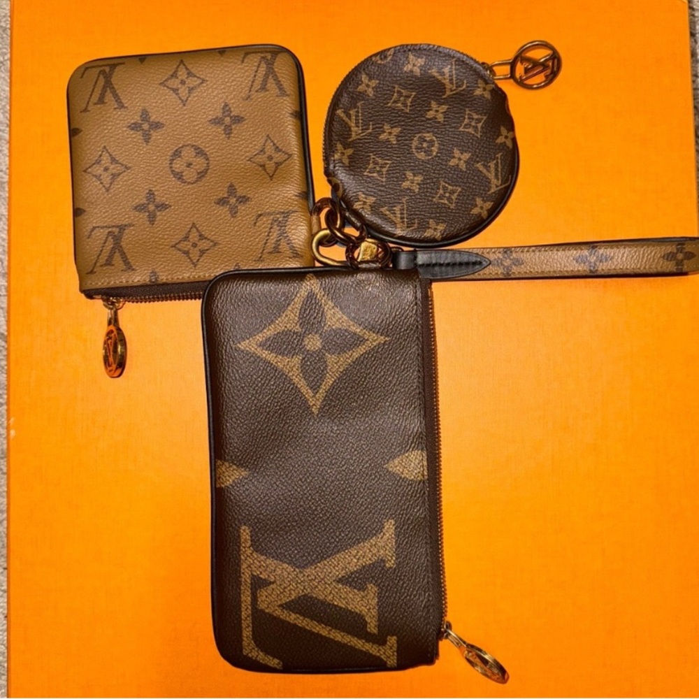 Louis Vuitton Monogram trio Set
Box and dust bag included